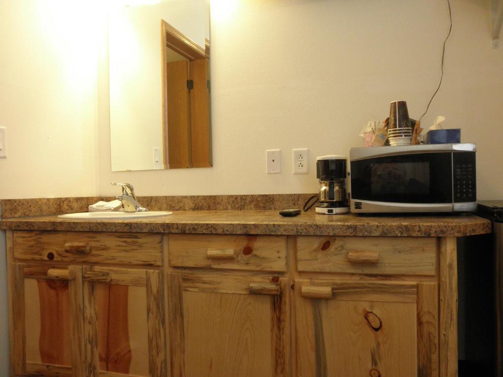 Bear'S Den Lodge Shaunavon Chambre photo