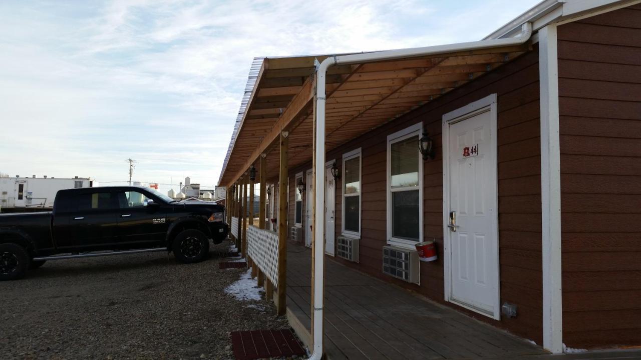 Bear'S Den Lodge Shaunavon Extérieur photo
