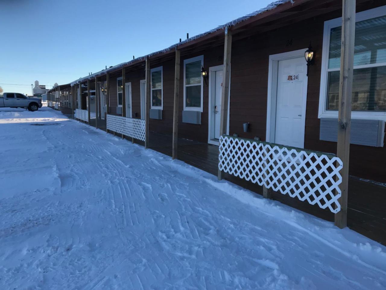Bear'S Den Lodge Shaunavon Extérieur photo