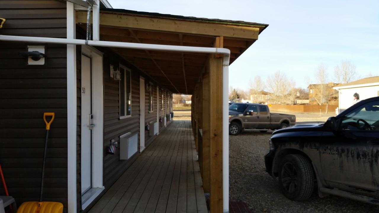 Bear'S Den Lodge Shaunavon Extérieur photo